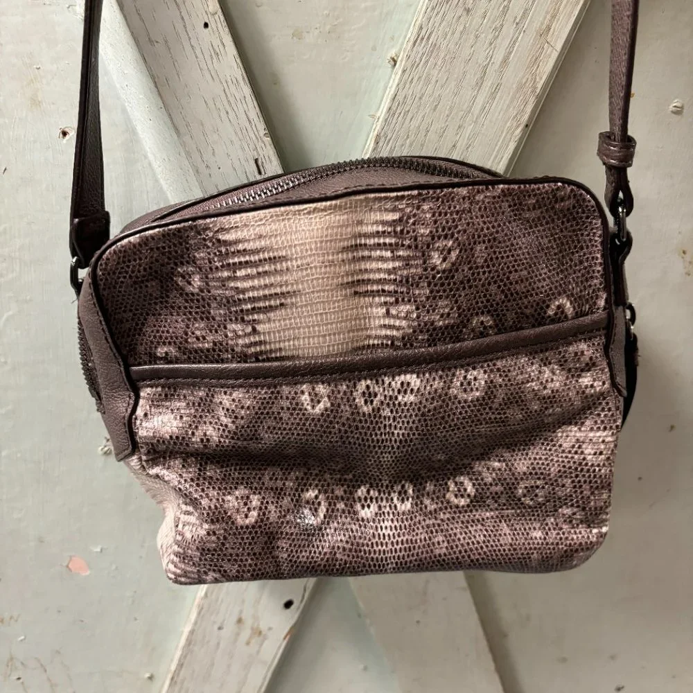 Simply Vera Vera Wang‎ snakeskin Crossbody purse